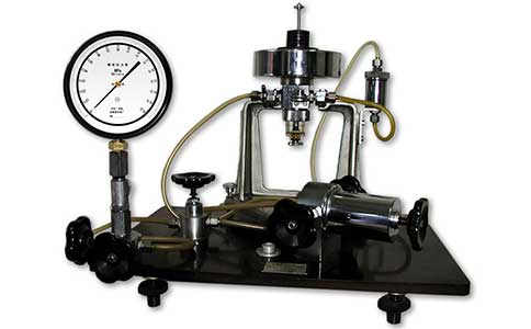 活塞式壓力真空計